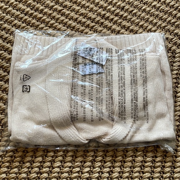 3 for $25❗️Cream Toddler Girl’s Cardigan. Size 2. - Picture 2 of 3